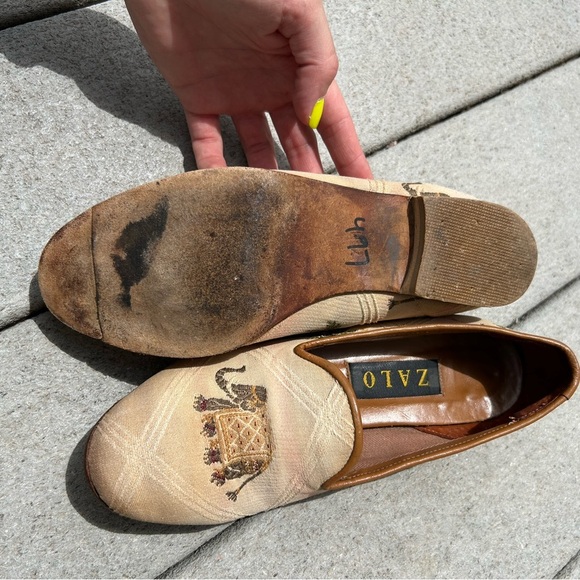 Vintage Zalo Women's Tan Elephant Embroidered Loafers, Cottagecore, Safari - Picture 8 of 9